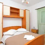 With Parking Space Rogoznica, Omis - 17645 Daire