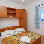 With Parking Space Rogoznica, Omis - 17645 Daire *